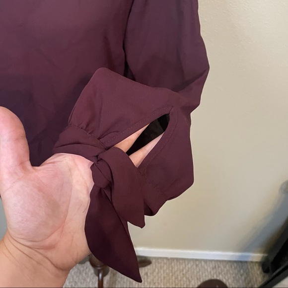 Fortune & Ivy Devora Burgundy Scallop Detail Long Sleeve Blouse Size Large - Picture 2 of 4